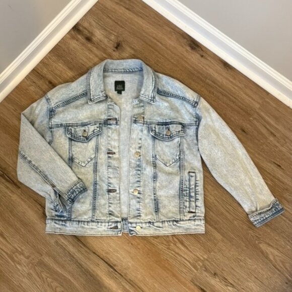 Wild Fable Light Wash Denim Jacket with Classic Button-Front Detail | Size S - Picture 1 of 6